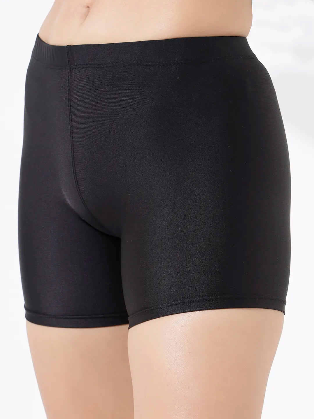 Women's Flexi Move Hot Shorts