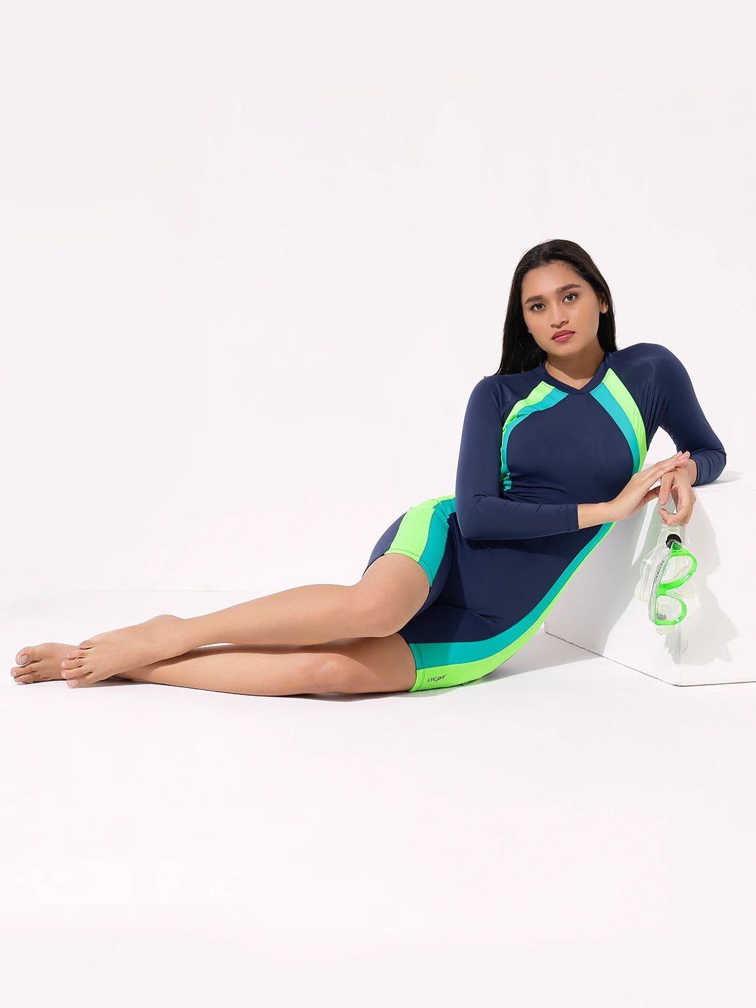 Women's Stay Wavy Swim Kneesuit